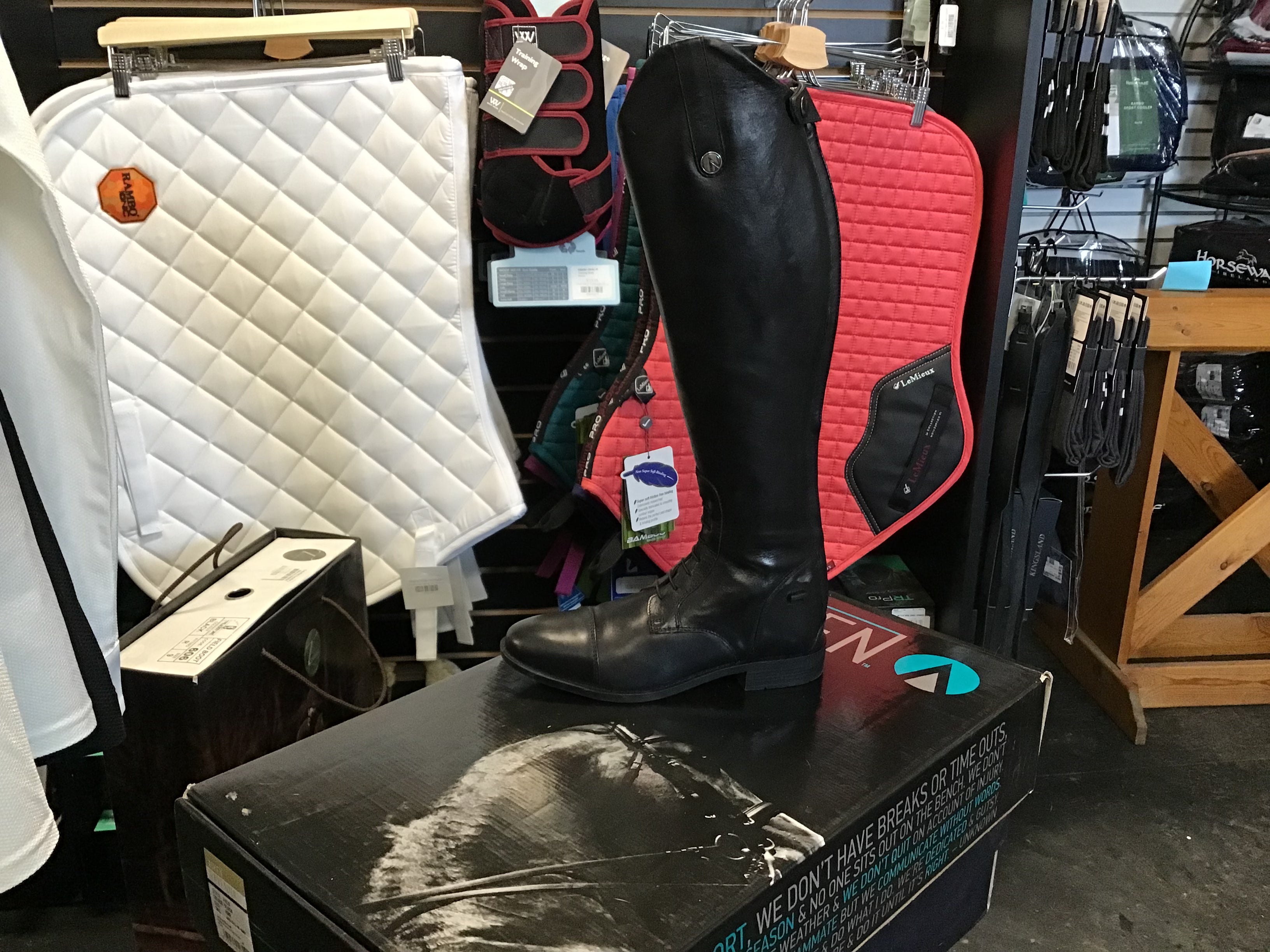 Auken paddock store boots